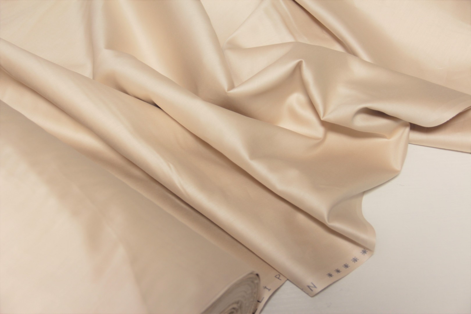 молочний сатин