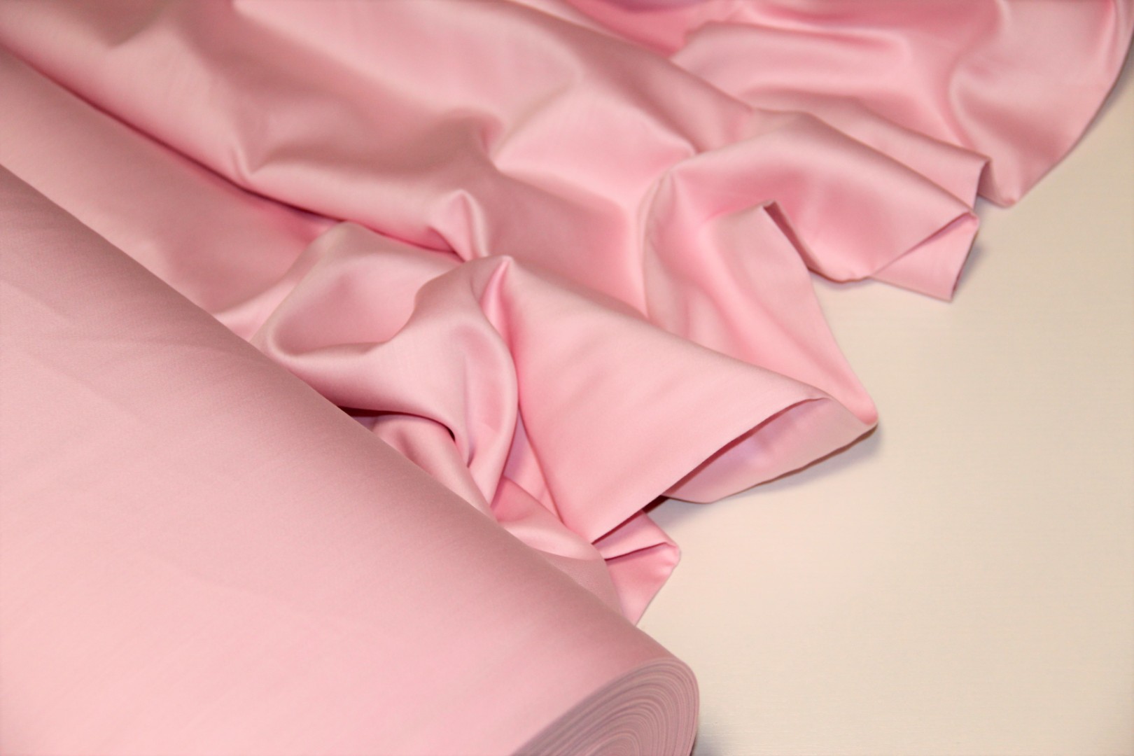 рожевий сатин